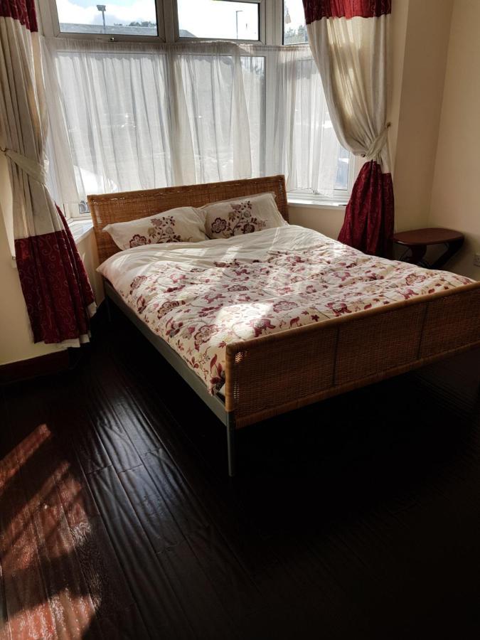 Cozy Guest House Luton  Extérieur photo